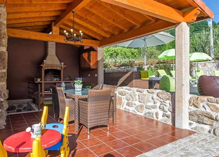 וילה Casa Pesqueiras *